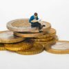 why gold prices fluctuate daily